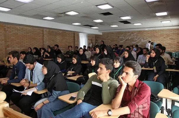 تأثیر درآمد بالای بلاگرها بر نگاه جوانان به تحصیلات دانشگاهی تأثیر درآمد بالای بلاگرها بر نگاه جوانان به تحصیلات دانشگاهی