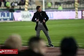 تصویر زیرخاکی از اوسمار ویرا و مادرش تصویر زیرخاکی از اوسمار ویرا و مادرش