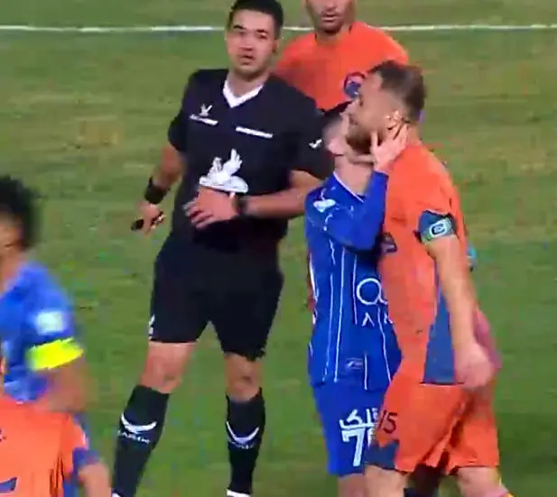 جریمه ۵۱ میلیونی برای بوسه جنجالی یاسر آسانی