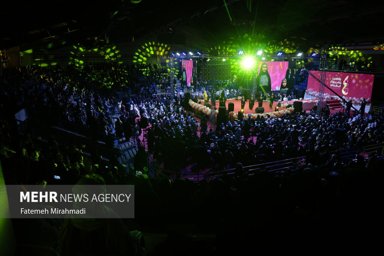 جشن بزرگ «ایران بانو» جشن بزرگ «ایران بانو»