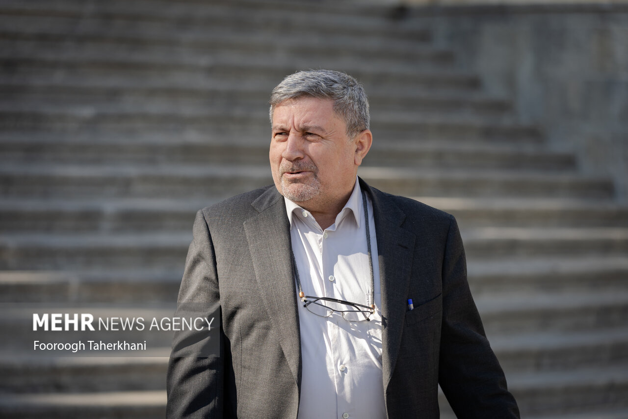 حضرتی : «احمدنیا» شکایت کرده و پیگیر است + فیلم حضرتی : «احمدنیا» شکایت کرده و پیگیر است + فیلم