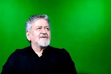 حمله عابدینی به خداداد عزیزی/در عمرت کلا 2 بار دریبل زدهای! حمله عابدینی به خداداد عزیزی/در عمرت کلا 2 بار دریبل زدهای!