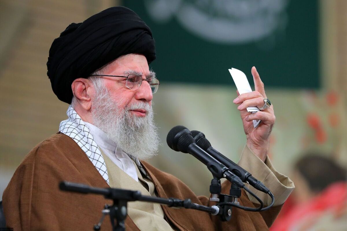 رهبر انقلاب: تهاجم سنگین ارتش آمریکا و زائده‌ی ننگین آن مغلوب جوانان ایران اسلامی شد