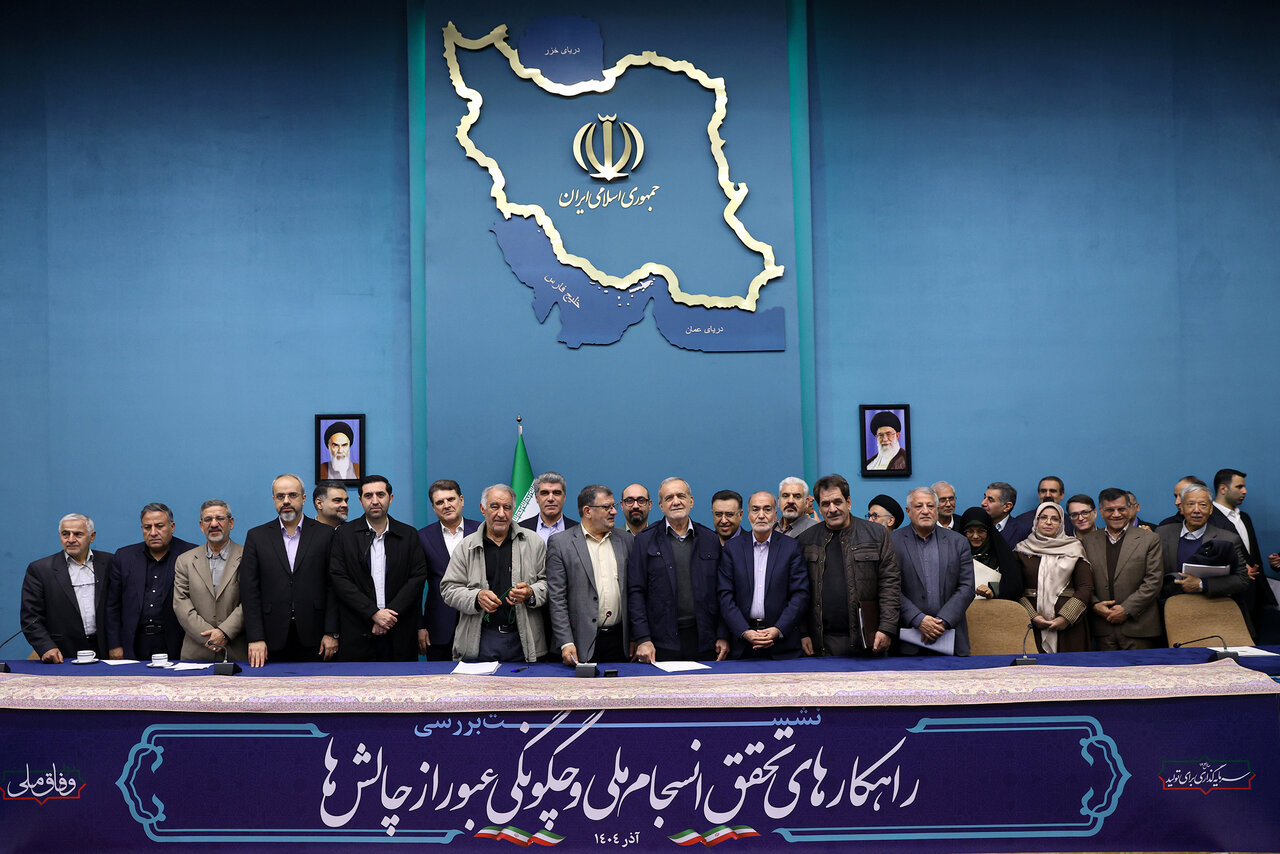 روایت ابطحی از جلسه سیاسیون با پزشکیان/  گفتم حناق میگیرم اگر در مورد فیلترینگ حرف نزنم/ نیمچه تشنجی شد/ پزشکیان گفت ما که مذاکره میکردیم اما…