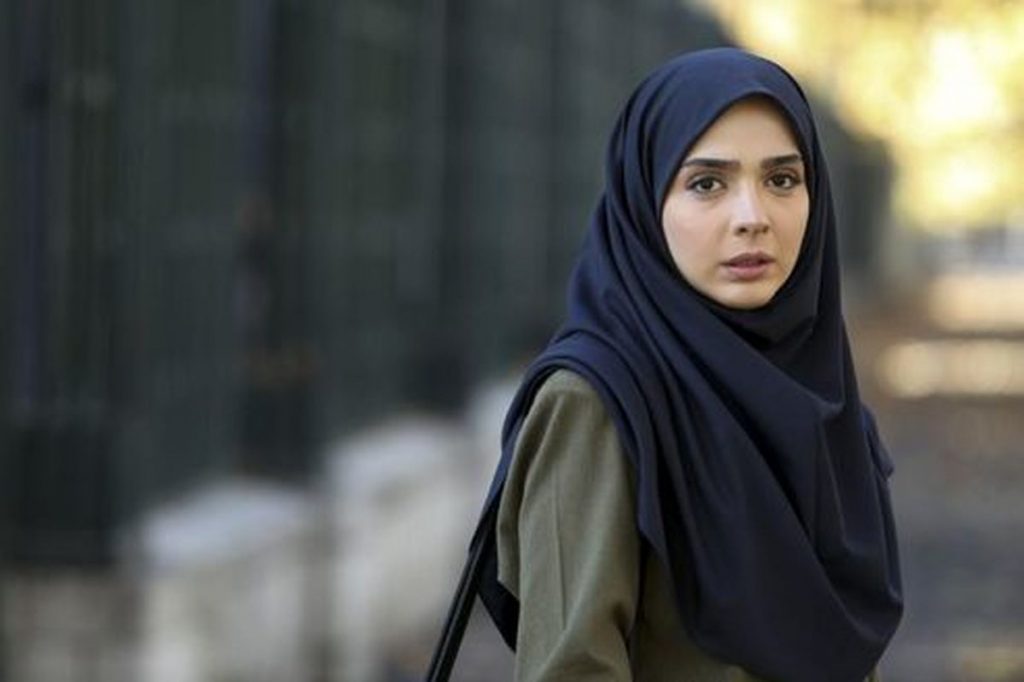 سلفی آسانسوری المیرا دهقانی وایرال شد