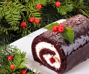 طرز تهیه رولت یخچالی با بیسکویت یا کیک؛ ساده و فوری