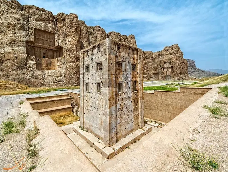 فرونشست در نقش‌رستم؛ وضعیت کعبه زرتشت نگران کننده شد