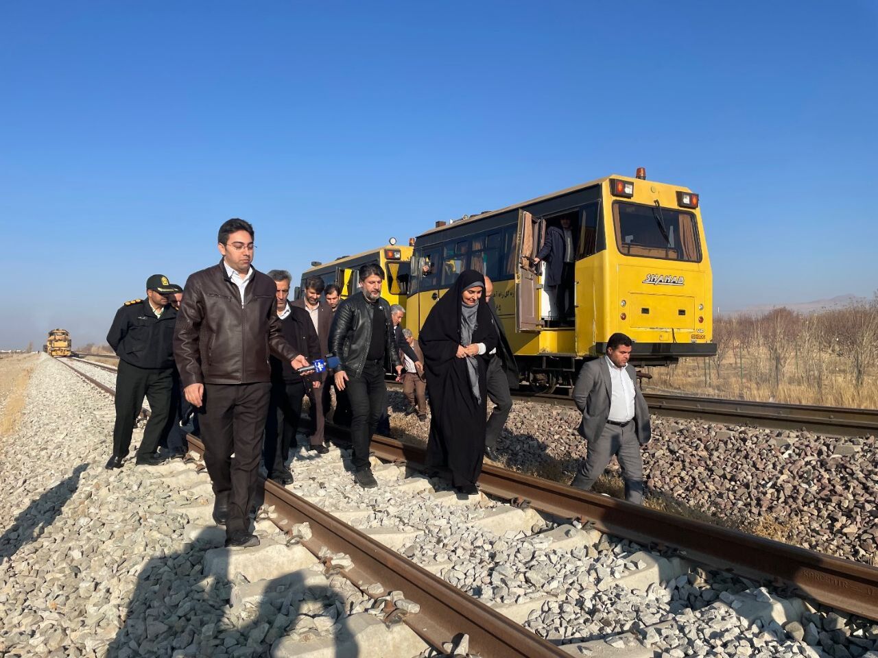 فیلم | وزیر راه: ریل گذاری خط دوم راه آهن زنجان – قزوین به پایان رسید فیلم | وزیر راه: ریل گذاری خط دوم راه آهن زنجان – قزوین به پایان رسید