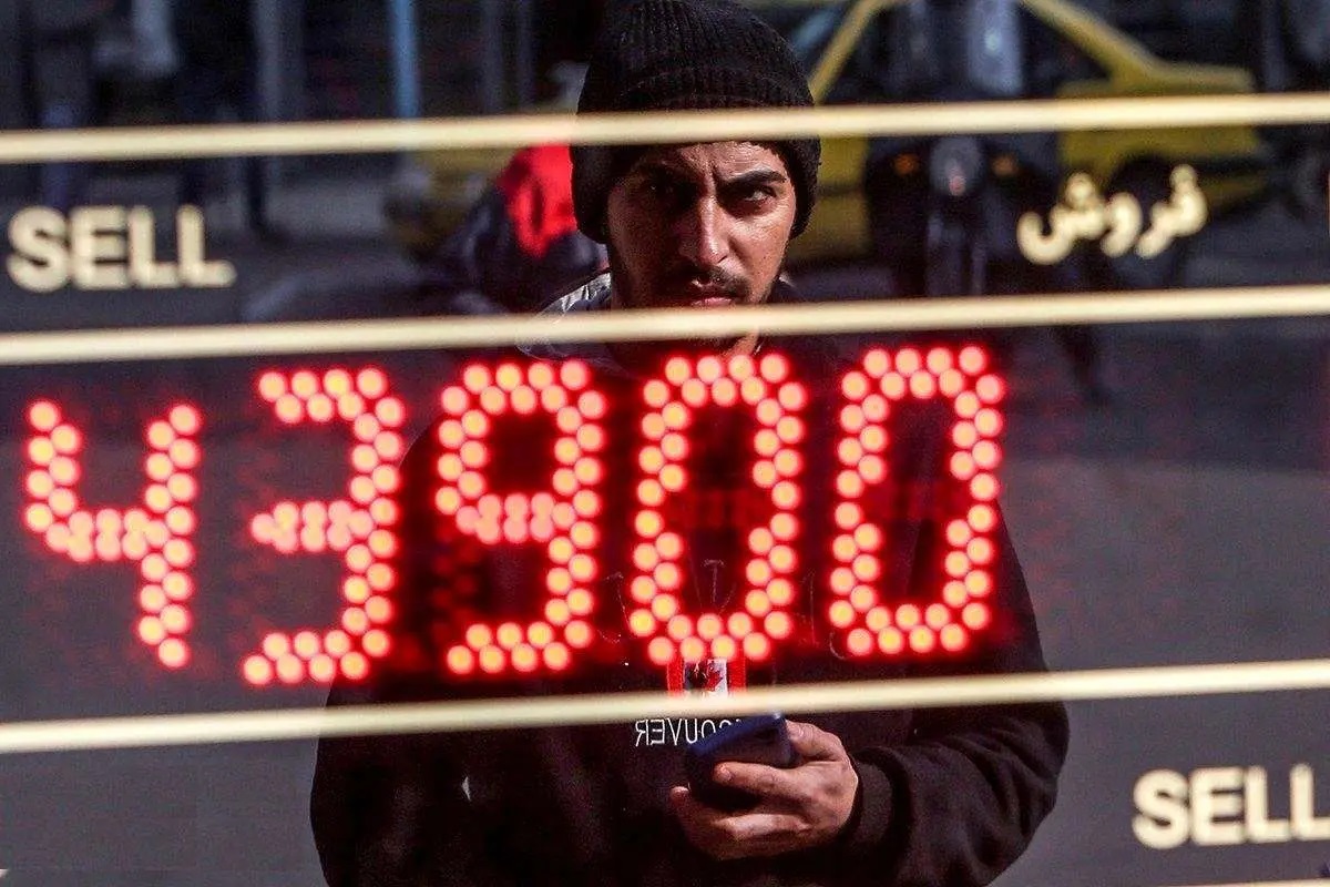 قیمت دلار و یورو در بازار ارزهای خارجی؛ ۲۸ آذرماه ۱۴۰۴