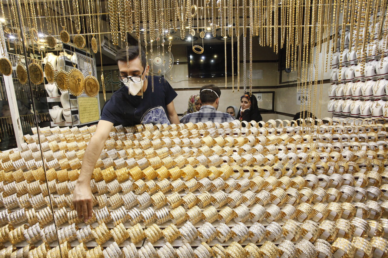 قیمت طلا و سکه در بازار امروز عقب نشینی کرد!