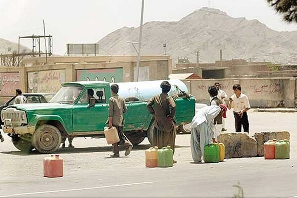 قینت جدید بنزین قاچاق ان را کاهش نمی دهد/ دولت در هرسال 400همت زیان قاچاق سوخت می دهد