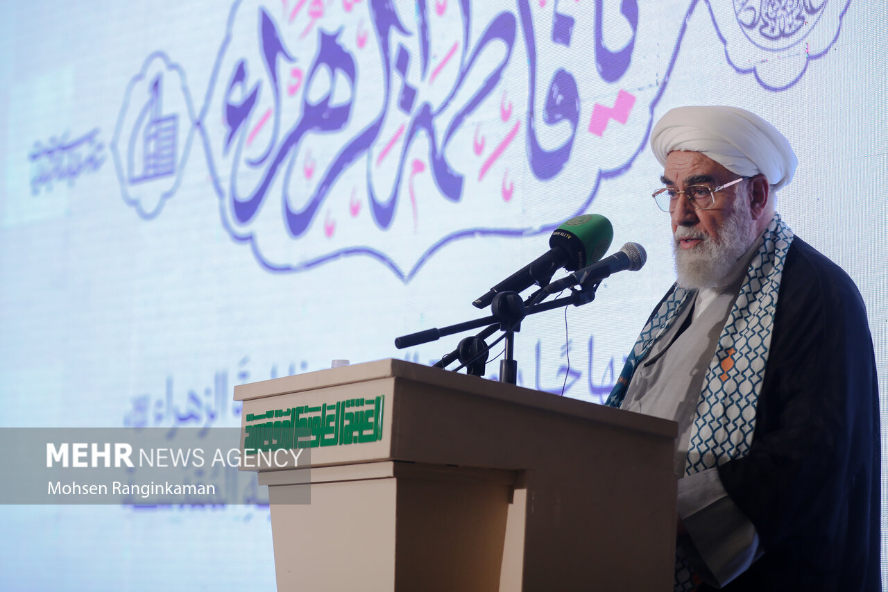 مراسم بهره برداری رسمی از صحن حضرت زهرا (س) در نجف مراسم بهره برداری رسمی از صحن حضرت زهرا (س) در نجف