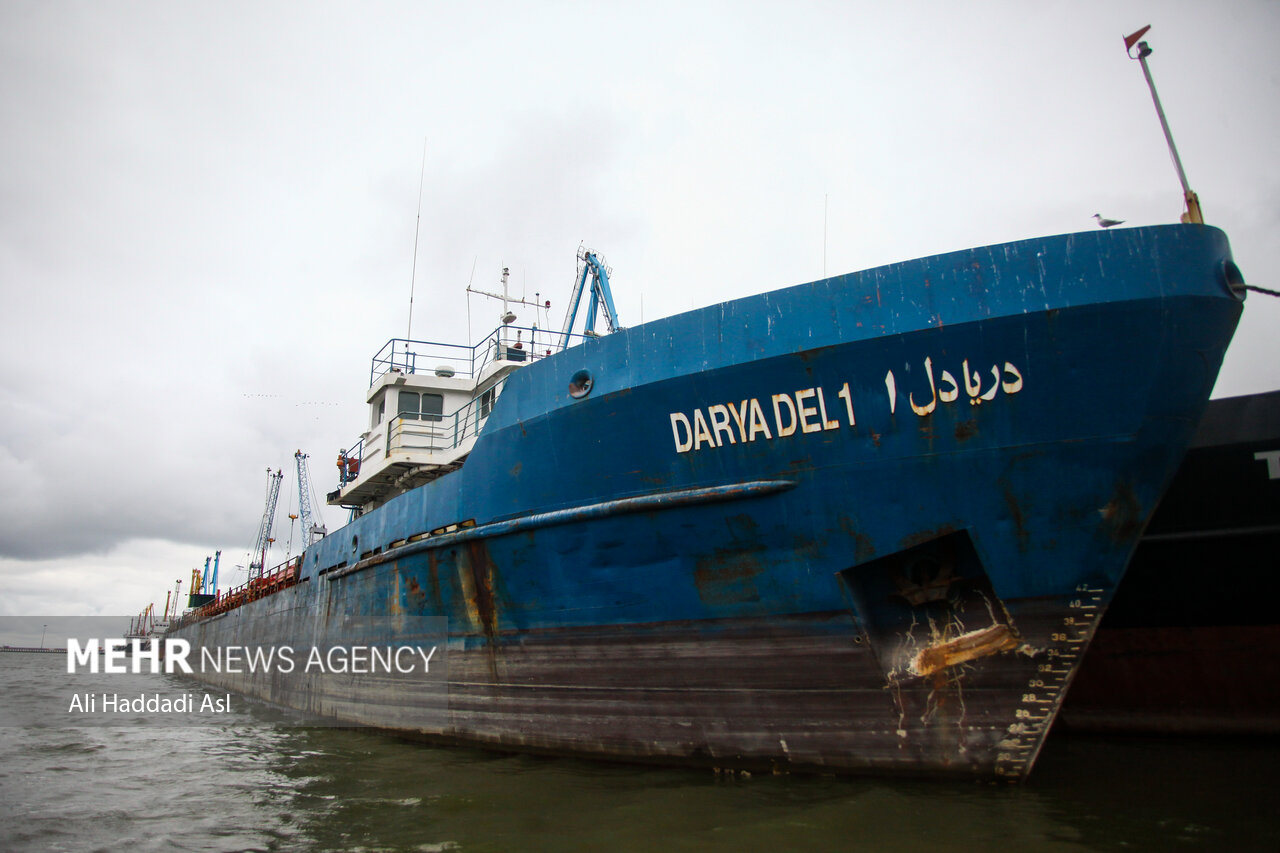 معطلی ۲۵ کشتی کالای اساسی ریشه در اختلال فرآیندهای ارزی و مالی است معطلی ۲۵ کشتی کالای اساسی ریشه در اختلال فرآیندهای ارزی و مالی است