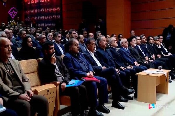 نشست رئیس‌جمهور با سرمایه‌گذاران خراسان جنوبی آغاز شد