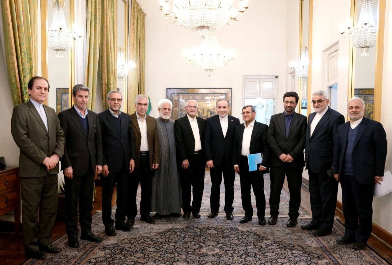 نشست مشترک عراقچی با جمعی از نمایندگان مجلس شورای اسلامی نشست مشترک عراقچی با جمعی از نمایندگان مجلس شورای اسلامی