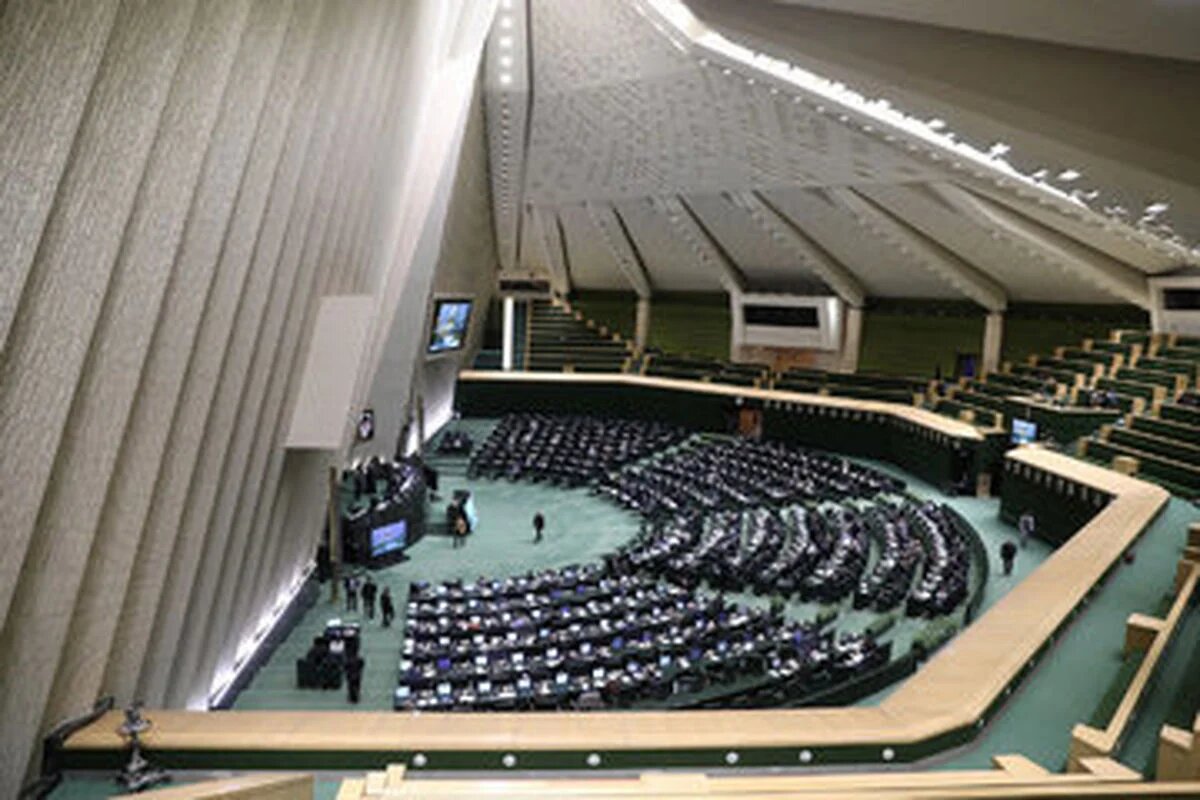 نمایندگان مجلس برای ۱۶ آذر به کدام دانشگاه می‌روند؟