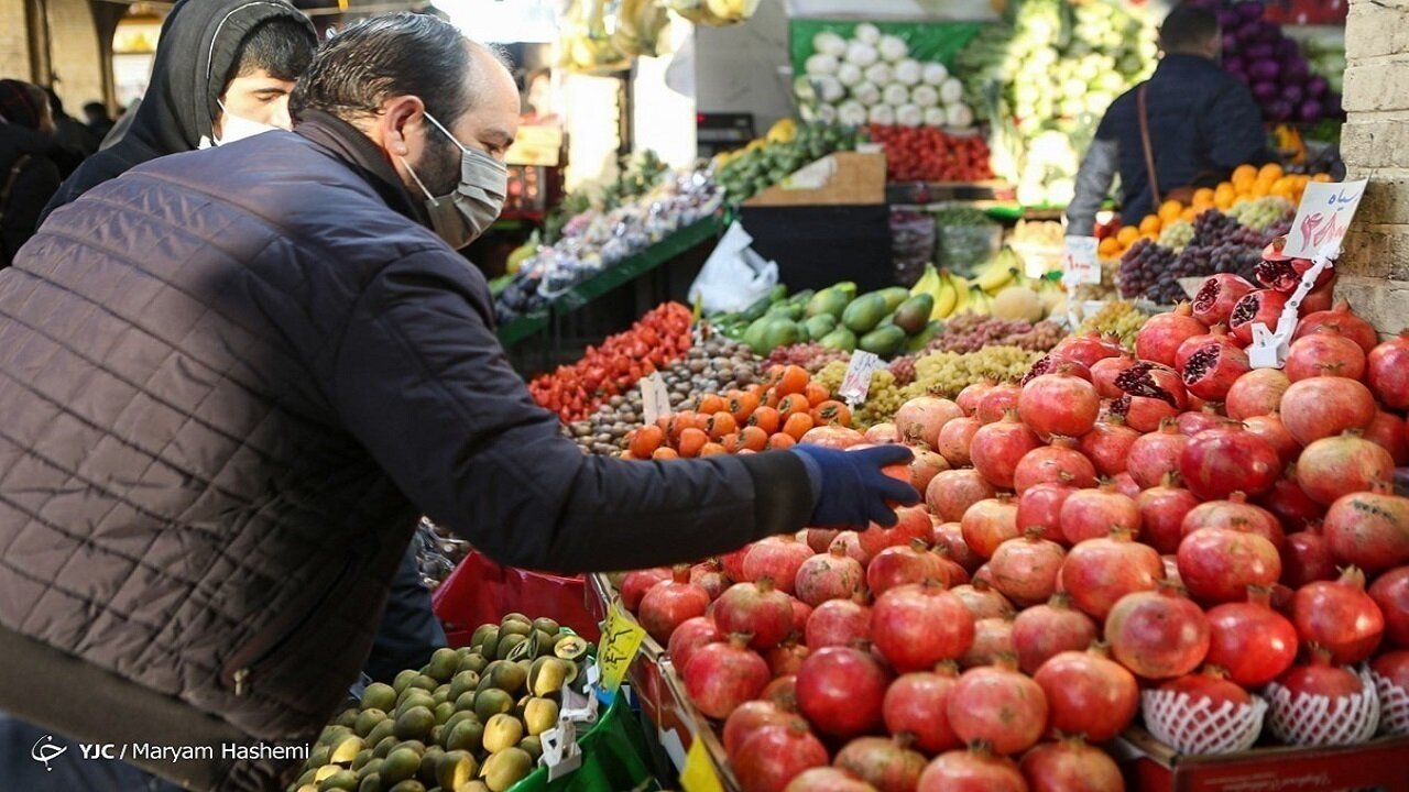 نگران گوجه‌فرنگی نباشید؛ قیمت‌ها به تعادل رسید/ شادلو: مغازه‌داران دنبال گران‌فروشی در شب یلدا نباشند