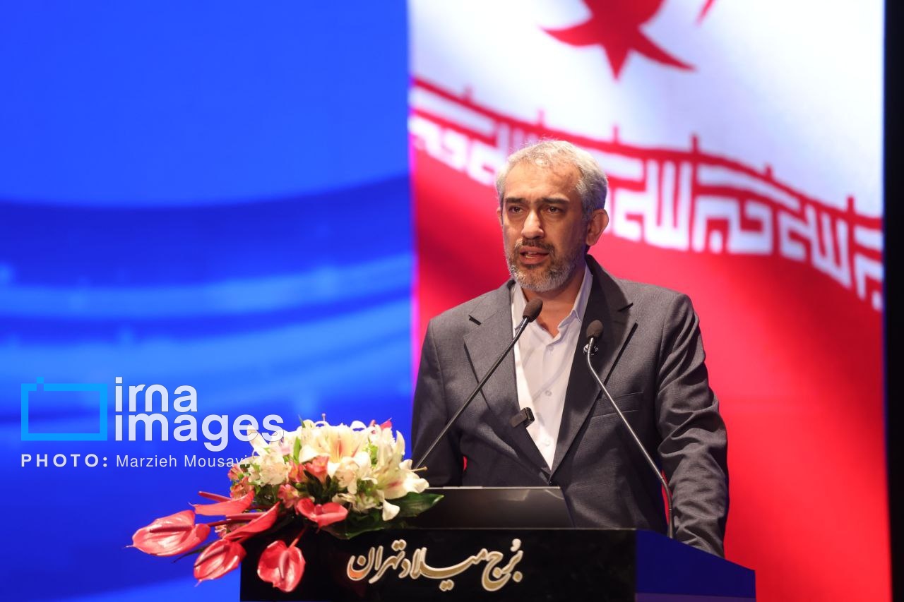 وزیر اقتصاد: برای تغییر آمده‌ام و از بدنه دانشگاهی یاری می‌خواهم