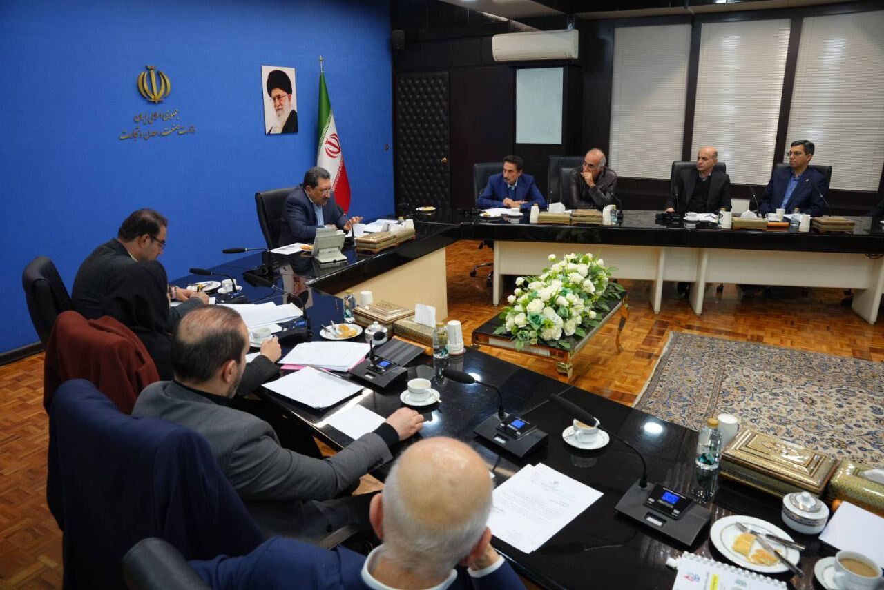 وزیر صنعت: تامین خوراک صنایع پتروشیمی نقش مهمی در مزیت تولید دارد