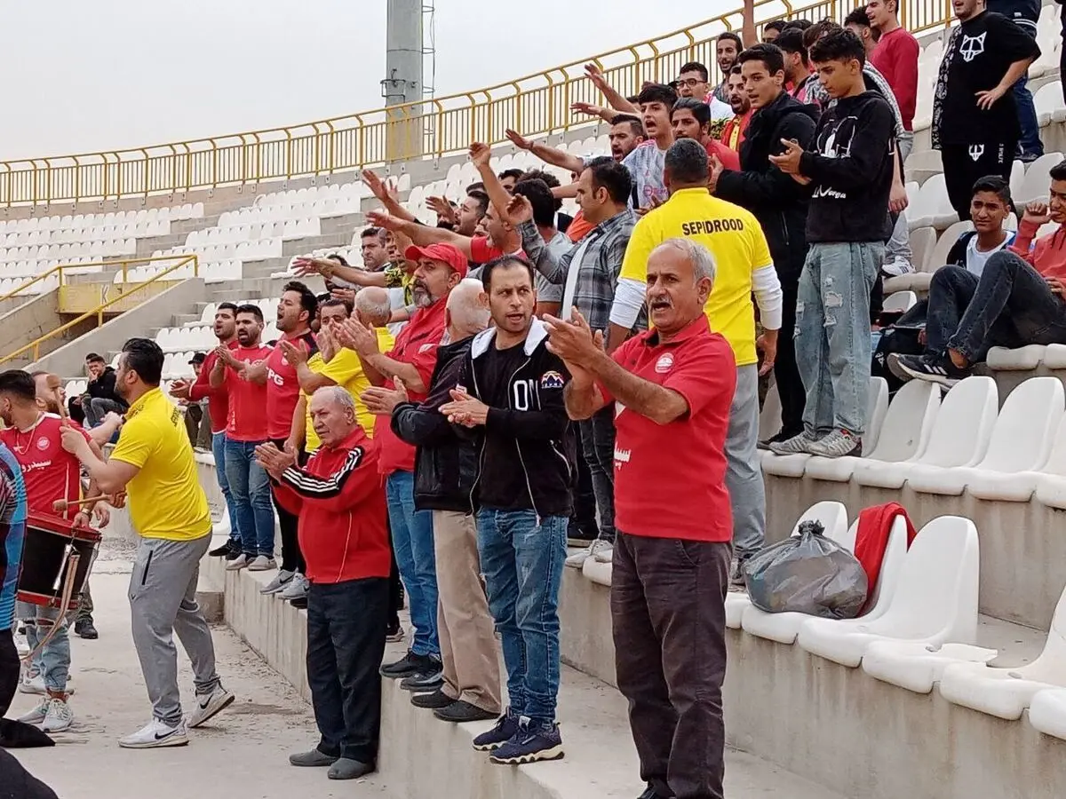 کار زیبا در لیگ دو؛ کاش بزرگترها هم یاد بگیرند کار زیبا در لیگ دو؛ کاش بزرگترها هم یاد بگیرند