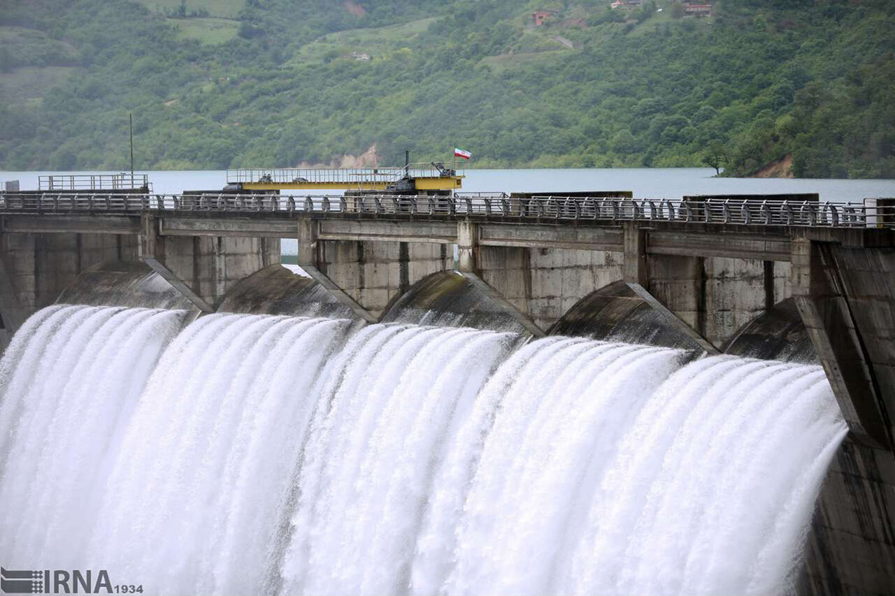 کاهش  ۴۰ درصدی تولید انرژی‌ در نیروگاه‌های برق آبی