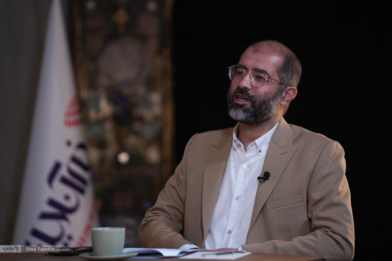 دفاع مهدی جمشیدی در ایده حکمرانی مصباح یزدی؛ انتخاب مردم از تخم مرغ شانسی بیرون نمی‌آید/ در الگوی مصباح یزدی، رئیس‌جمهور محصول مناظره تلویزیونی نیست