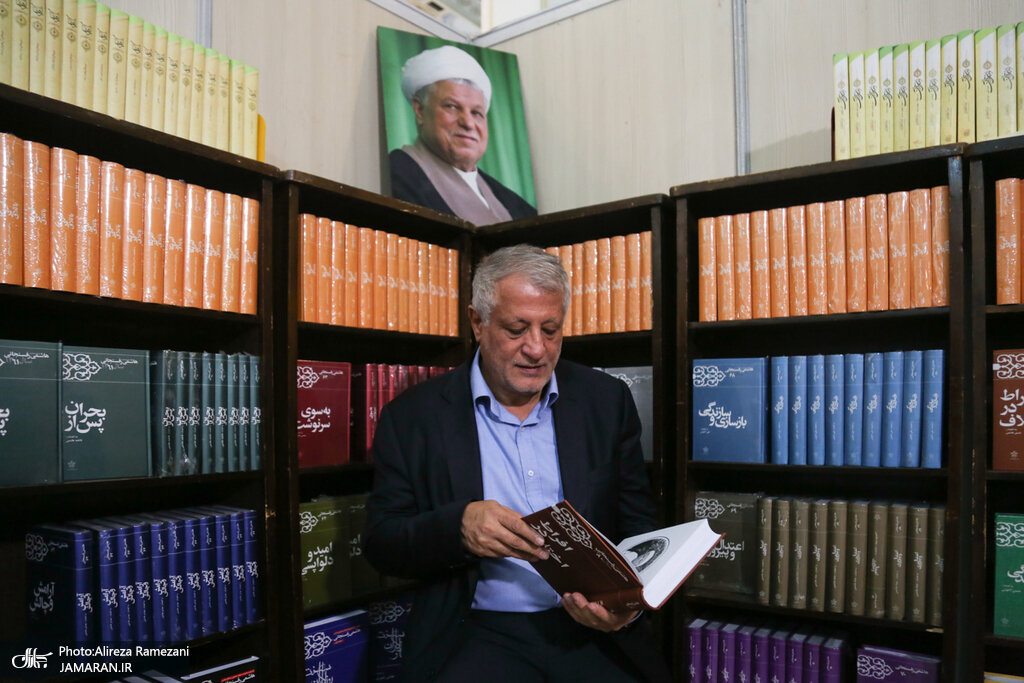 محسن هاشمی: اعضای خانواده در باره نحوه و دلیل فوت پدرمان دیدگاههای متفاوت دارند/ هنووز موضوع برای ما روشن نیست