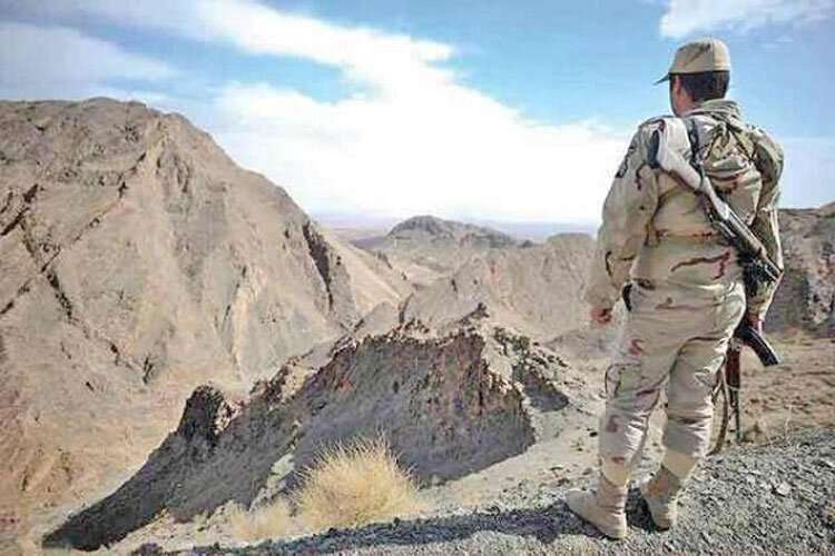 مرزبانان سراوان گروهک تروریستی را دفع کردند