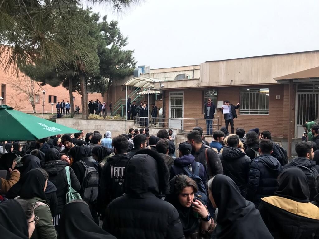 واکنش وزارت علوم به اتفاقات دانشگاه شهید بهشتی در شب گذشته واکنش وزارت علوم به اتفاقات دانشگاه شهید بهشتی در شب گذشته