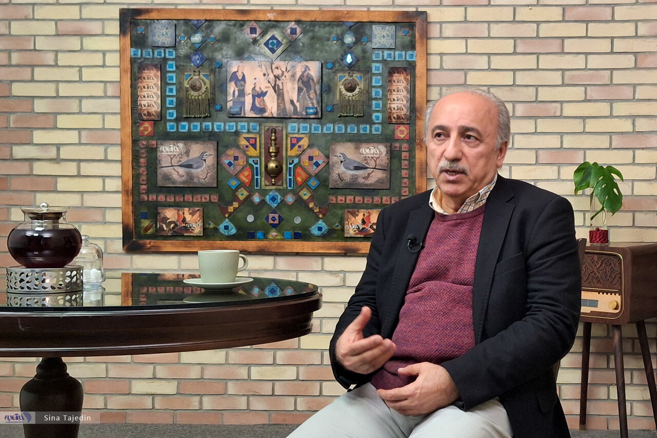 افقه: بدون شوک ارزی نبود، اعتراضات دی به این شما رخ نمیداد/افزایش درشت حقوق کارمندان و دستمزد کارگران در شرایط تورمی، بهرهوری را افزایش میدهد افقه: بدون شوک ارزی نبود، اعتراضات دی به این شما رخ نمیداد/افزایش درشت حقوق کارمندان و دستمزد کارگران در شرایط تورمی، بهرهوری را افزایش میدهد