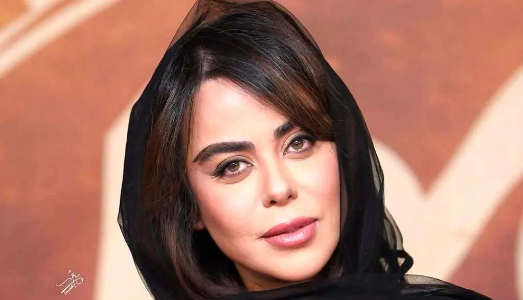 الهام اخوان مجری شد الهام اخوان مجری شد