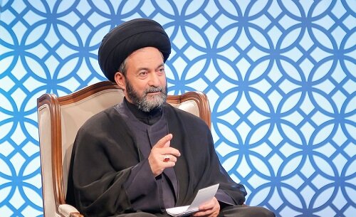 امام جمعه اردبیل: جنایت‌ پهلوی در بهمن ۱۳۴۰ علیه دانشجویان از حافظه تاریخ پاک نمی‌شود/ بعضی از دختران را سربازان در تالارهای درس و دانشکده …