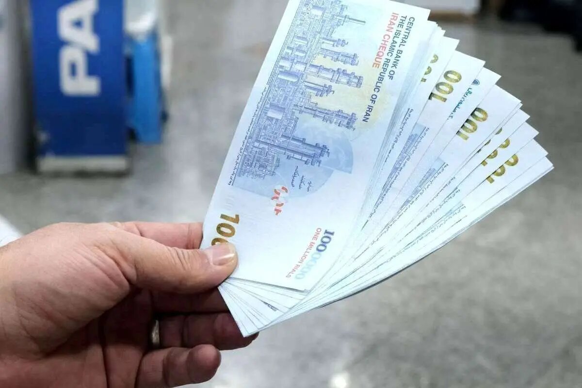 جزئیات عیدی ۱۴۰۴ کارکنان و بازنشستگان/ پرداختی‌ها یکدست شد