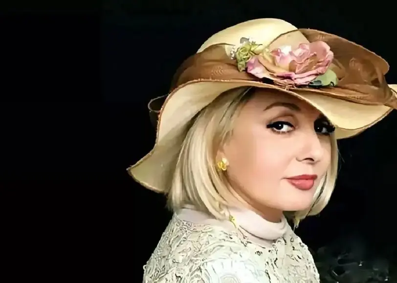 دیدار «گوگوش و مسعود کیمیایی» با «ابراهیم گلستان» در لندن؛ دهه 70 دیدار «گوگوش و مسعود کیمیایی» با «ابراهیم گلستان» در لندن؛ دهه 70