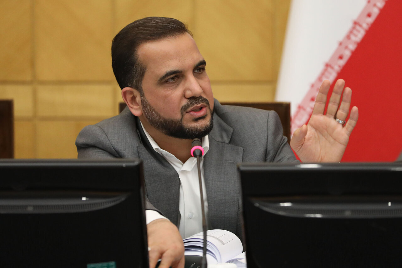 سخنگوی کمیسیون تلفیق: اقدامات حمایتی دولت باید بیشتر از افزایش حقوق ۲۱ تا ۴۳ درصدی باشد سخنگوی کمیسیون تلفیق: اقدامات حمایتی دولت باید بیشتر از افزایش حقوق ۲۱ تا ۴۳ درصدی باشد