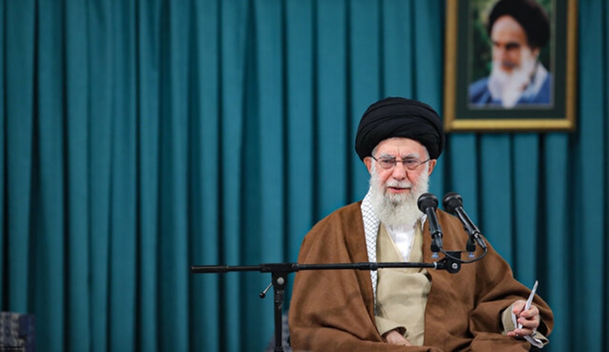 سایت رهبر انقلاب با این عکس ناو آمریکا را به گور فرستاد سایت رهبر انقلاب با این عکس ناو آمریکا را به گور فرستاد