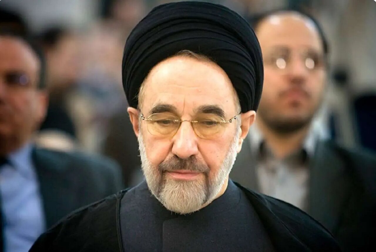 سید محمد خاتمی به منزل مرحوم امام جمارانی رفت+ عکس