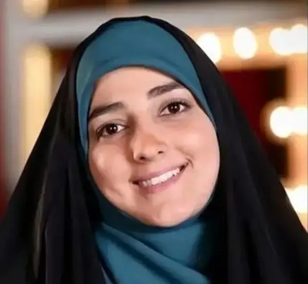 سیلیِ سنگین ستاره سادات قطبی به صورتِ جنگ طلبان؛ آدما یک دسته ان/ کسی که منتظر ترامپ است/ویدیو سیلیِ سنگین ستاره سادات قطبی به صورتِ جنگ طلبان؛ آدما یک دسته ان/ کسی که منتظر ترامپ است/ویدیو