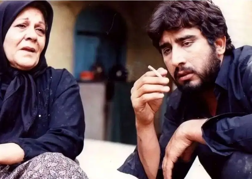 «علی» سریال آینه عبرت در 29 سالگی و در کنار چنگیز وثوقی؛ سال 71 «علی» سریال آینه عبرت در 29 سالگی و در کنار چنگیز وثوقی؛ سال 71