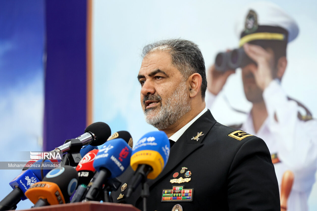 فرمانده نیروی دریایی ارتش: شبانه‌روز تحرکات دشمنان را رصد می‌کنیم/ کشورهای دیگر از ما می خواهند مربی و استاد برای آموزش اعزام کنیم