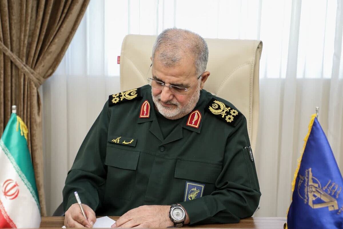 فرمانده کل سپاه درگذشت والده سردار حاج احمد متوسلیان را تسلیت گفت فرمانده کل سپاه درگذشت والده سردار حاج احمد متوسلیان را تسلیت گفت