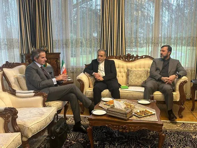 گروسی از مذاکرات خود با عراقچی در ژنو پیش از مذاکرات تهران ـ واشنگتن خبر داد گروسی از مذاکرات خود با عراقچی در ژنو پیش از مذاکرات تهران ـ واشنگتن خبر داد