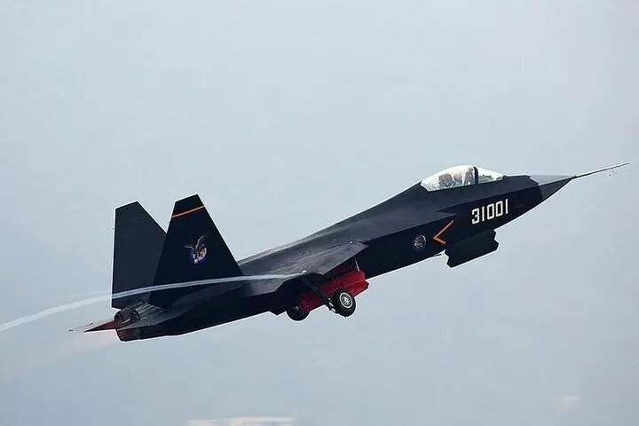 رونمایی از جنگنده «کوسه آبی» چین در برابر F-35C آمریکا + جزئیات کامل رونمایی از جنگنده «کوسه آبی» چین در برابر F-35C آمریکا + جزئیات کامل