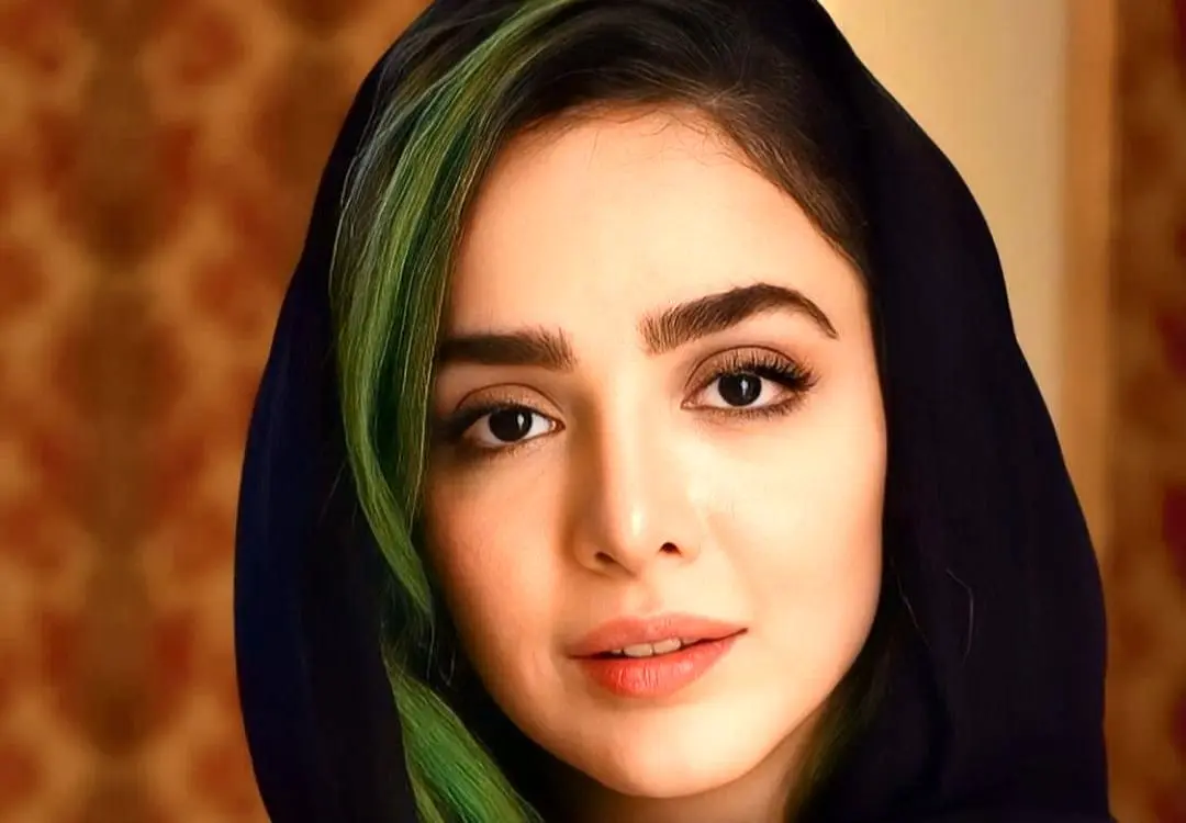 سلفی متفاوت المیرا دهقانی و همسرش در دل آسمان + عکس