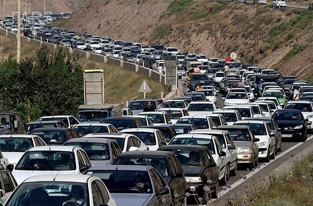 ترافیک سنگین در جاده چالوس/ باران و مه در ارتفاعات هراز و فیروزکوه ترافیک سنگین در جاده چالوس/ باران و مه در ارتفاعات هراز و فیروزکوه
