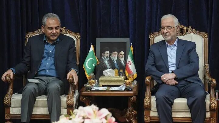 توافق ایران و پاکستان برای تسهیل در مبادلات تجاری توافق ایران و پاکستان برای تسهیل در مبادلات تجاری
