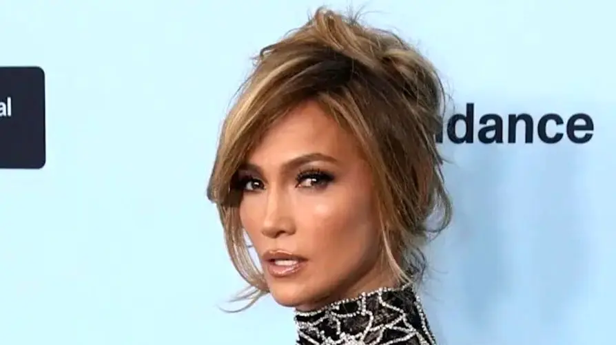 جنیفر لوپز با استایل جذابش چشم‌ها را خیره کرد