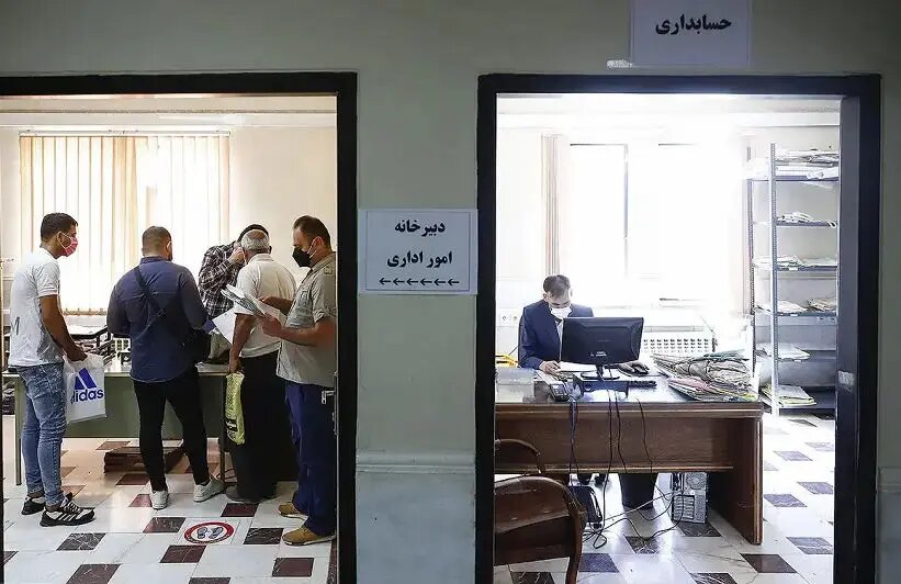 خبر فوری سازمان اداری و استخدامی برای کارمندان/ اضافه‌کاری کارکنان دولت حذف شد؟