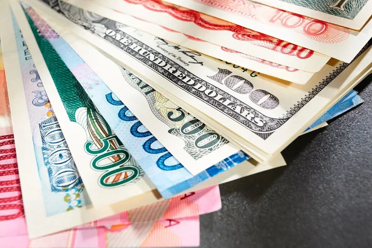 دلار و یورو یک کانال سقوط کردند دلار و یورو یک کانال سقوط کردند