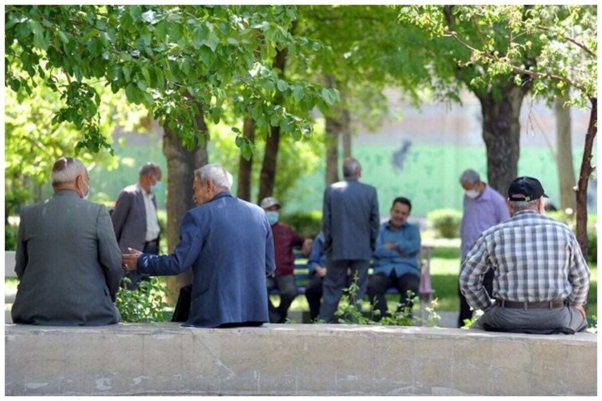 تکریم بازنشستگان این است که هر روز با مطرح کردن  حذف مزایا دل شان را بلرزانید؟